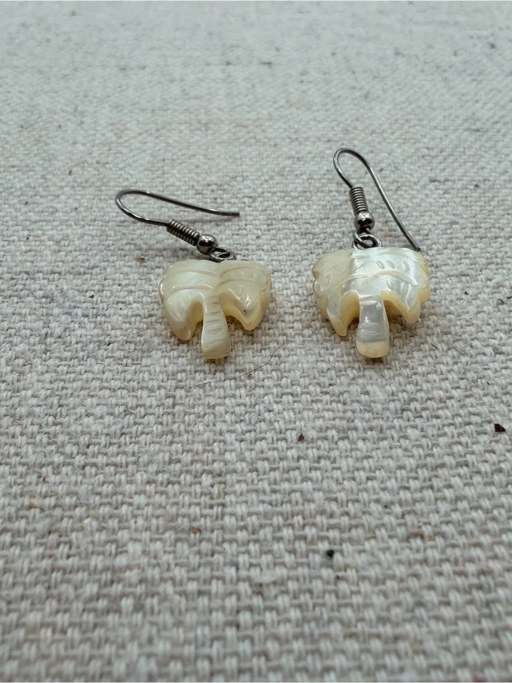Mother-of-Pearl Palm Tree Dangle Earrings - Cream